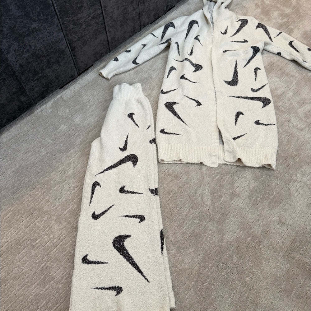 Nike Boulce Cardigan and Pant Set - Picture 2 of 4
